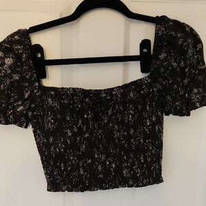 Aritzia Black Floral Puff Sleeve Crop Top